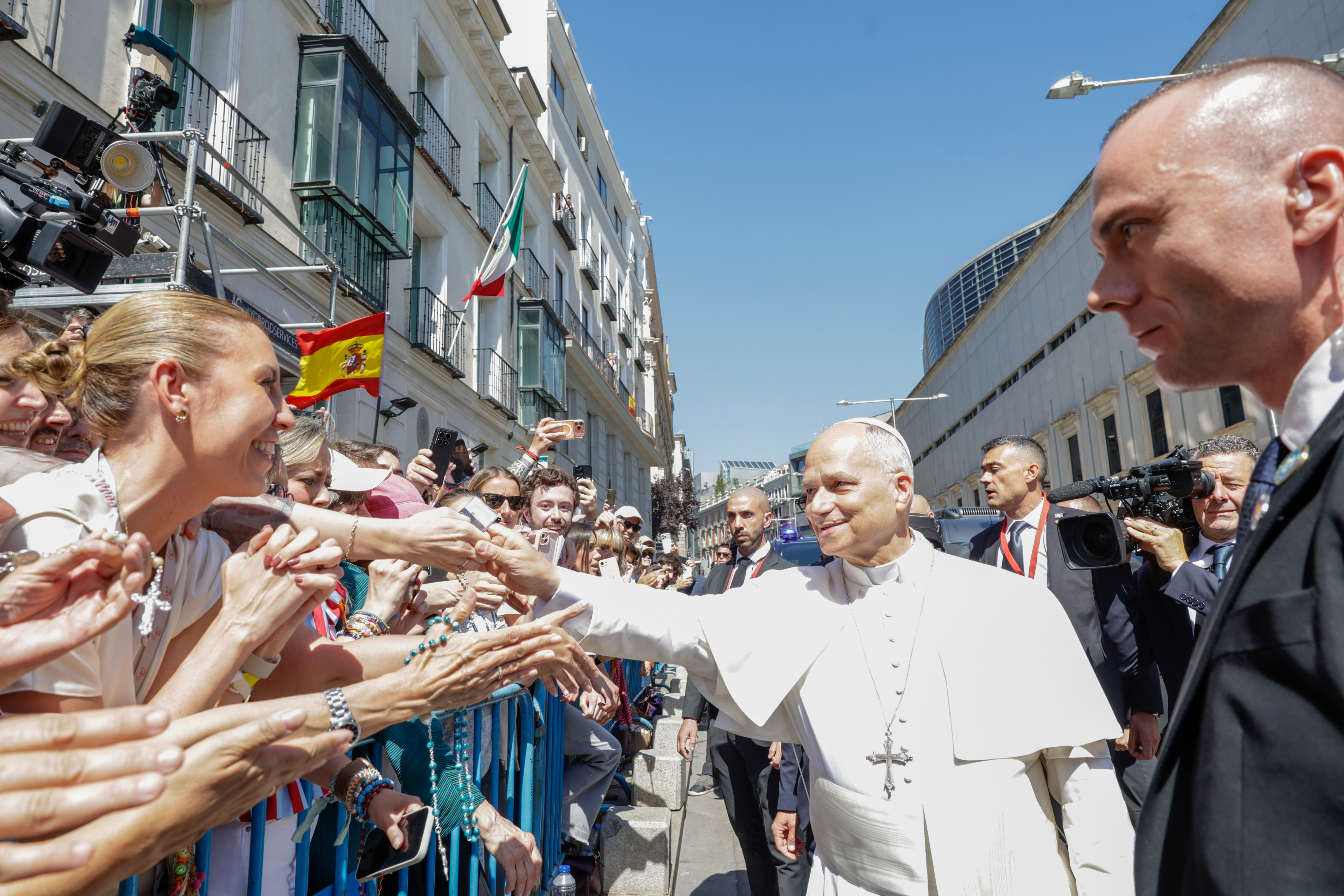 Leo XIV arriving at the Congress of Deputies.