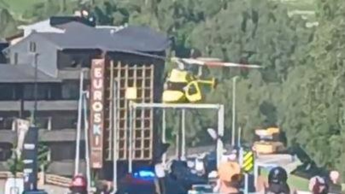 Moment of the child's evacuation by helicopter.