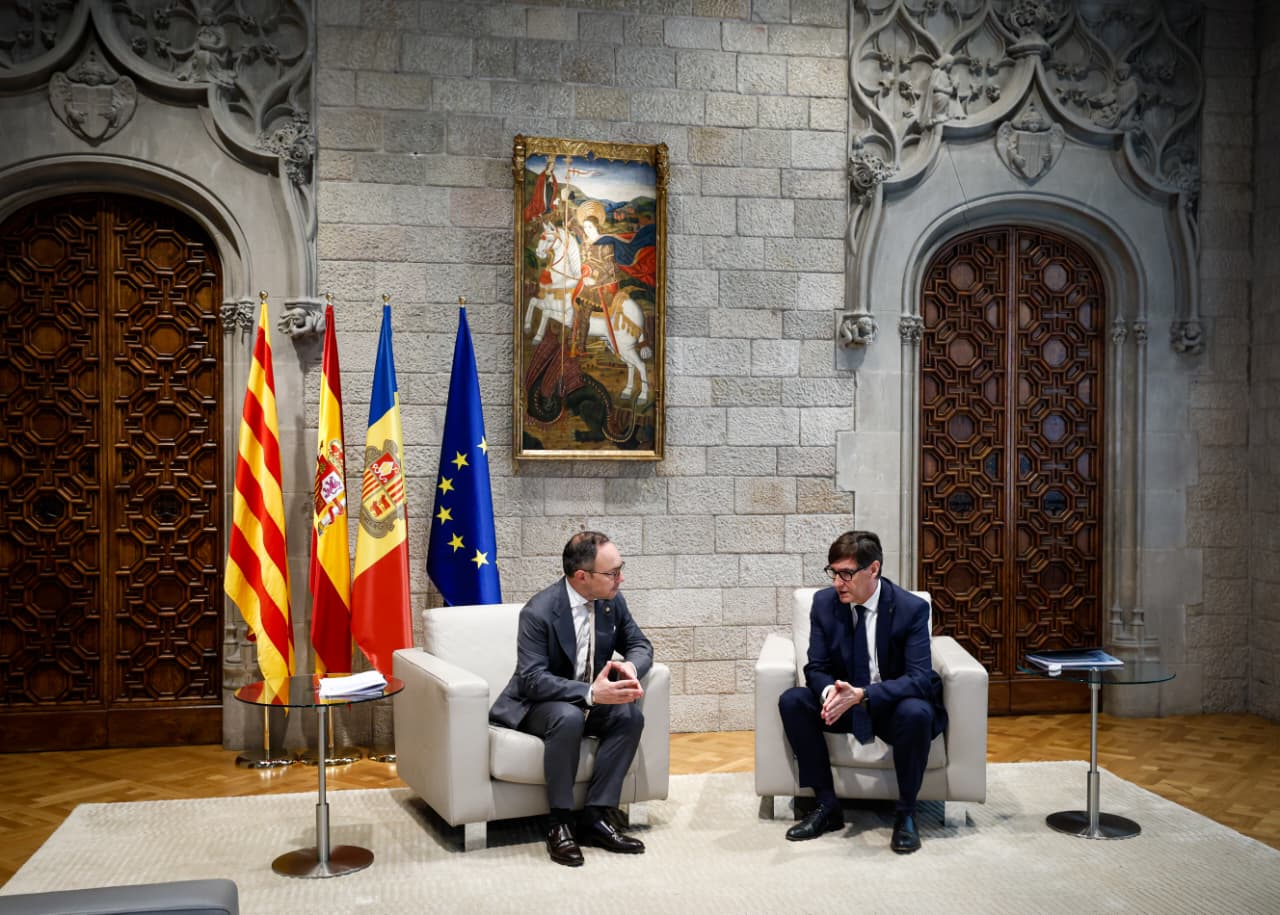 Meeting of Xavier Espot and Salvador Illa at the Palau de la Generalitat, yesterday.
