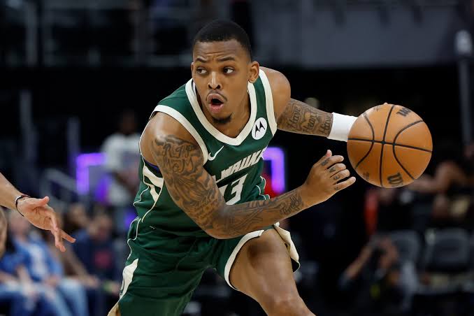 The new tricolor point guard playing with Milwaukee.