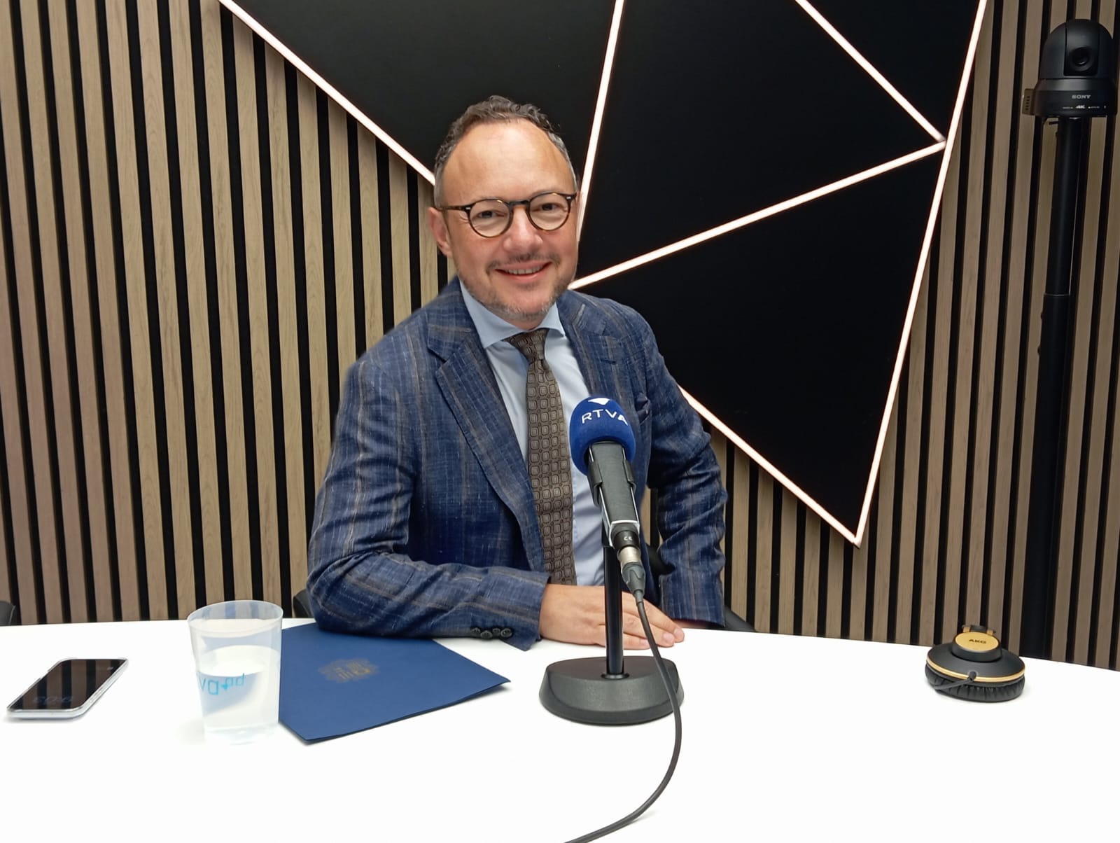 Spot, yesterday in the Rádio Nacional interview.