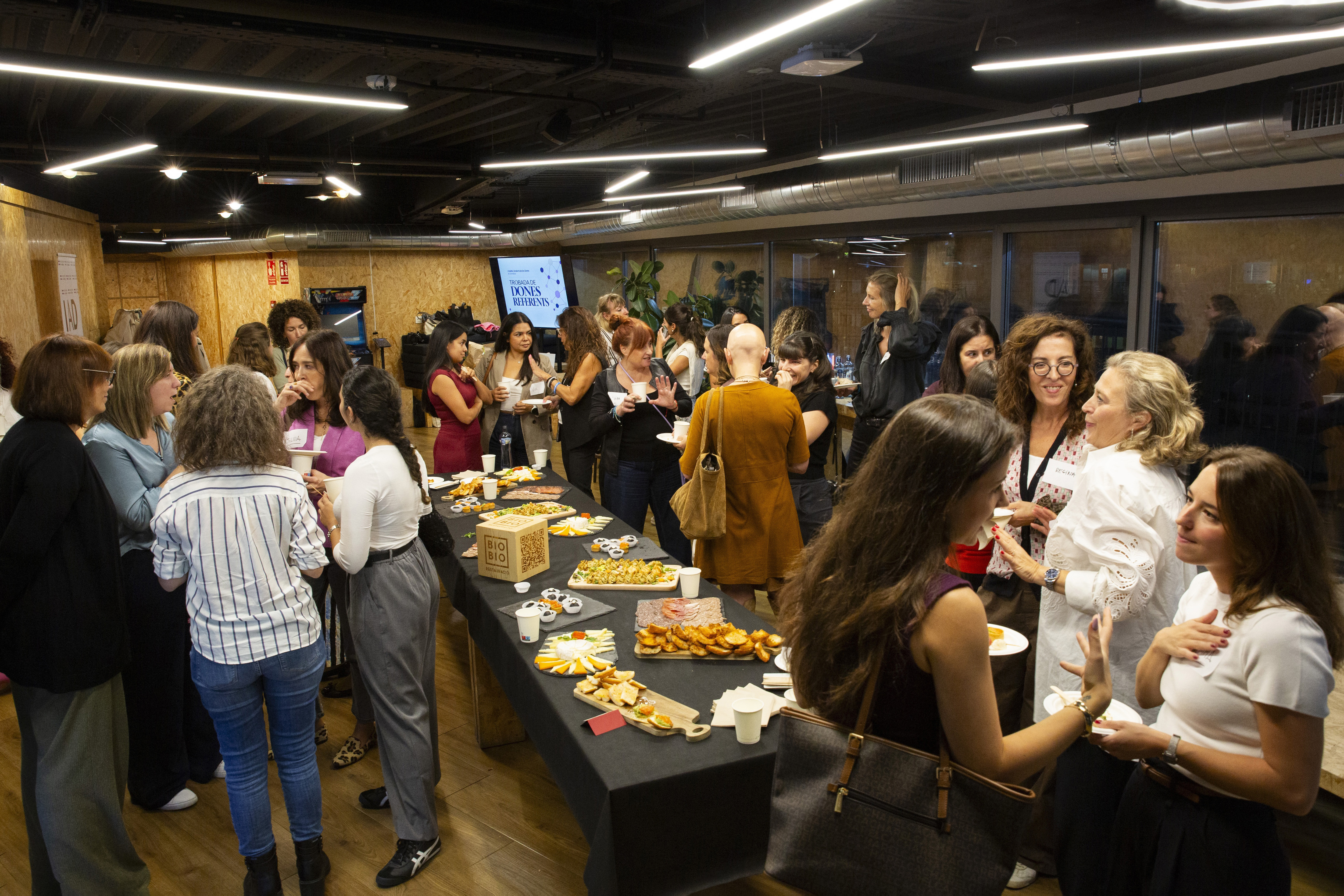 A moment during the first meeting of Referent Women.