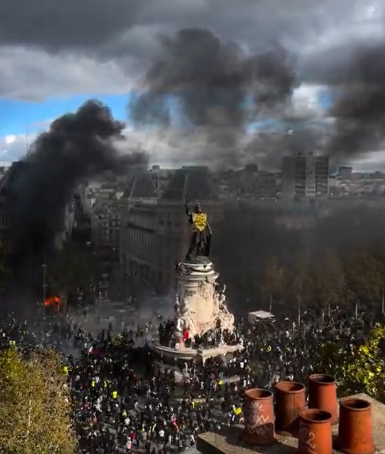 Images of the center of Paris yesterday following the protests.
